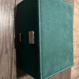 Green microfiber Jewelry Box